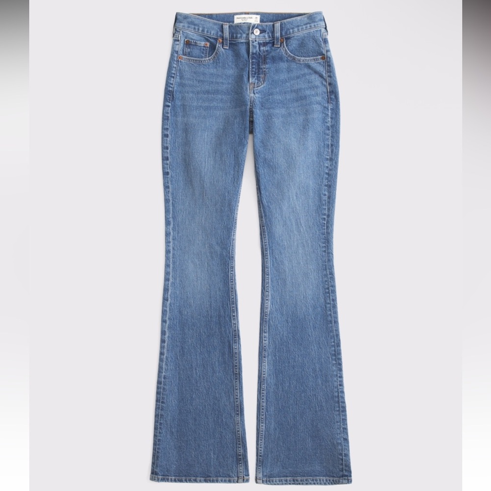 NWT Abercrombie Curve Love Mid Rise Bootcut Jeans – Long